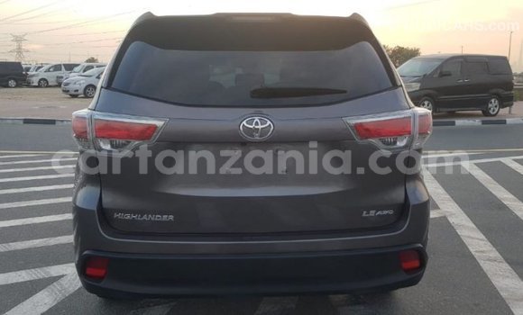 Buy Import Toyota Highlander Other Car in Import - Dubai in Arusha Buy Import Toyota Highlander Other Car in Import - Dubai in Arusha