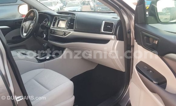 Buy Import Toyota Highlander Other Car in Import - Dubai in Arusha Buy Import Toyota Highlander Other Car in Import - Dubai in Arusha