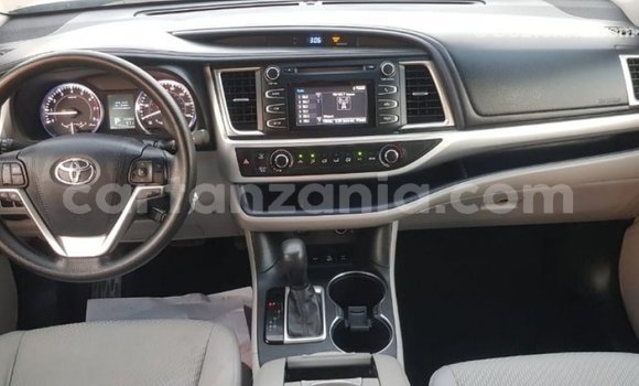 Buy Import Toyota Highlander Other Car in Import - Dubai in Arusha Buy Import Toyota Highlander Other Car in Import - Dubai in Arusha