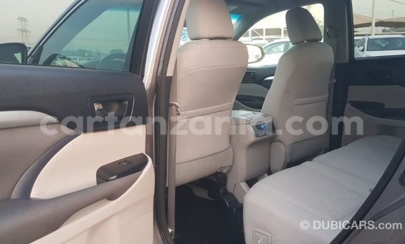 Buy Import Toyota Highlander Other Car in Import - Dubai in Arusha Buy Import Toyota Highlander Other Car in Import - Dubai in Arusha