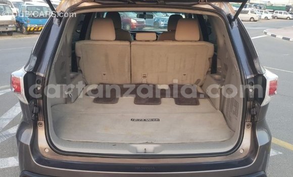 Buy Import Toyota Highlander Other Car in Import - Dubai in Arusha Buy Import Toyota Highlander Other Car in Import - Dubai in Arusha