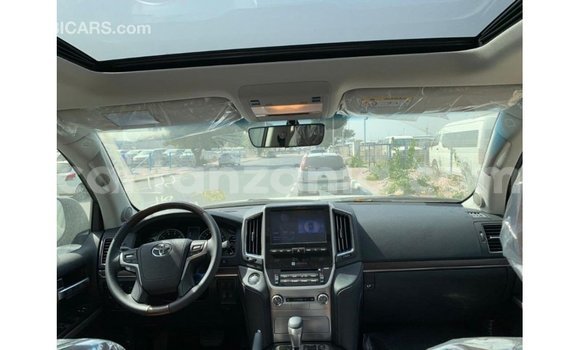 Nunua Imported Toyota Land Cruiser Nyeusi Gari ndani ya Import - Dubai nchini Arusha Nunua Imported Toyota Land Cruiser Nyeusi Gari ndani ya Import - Dubai nchini Arusha