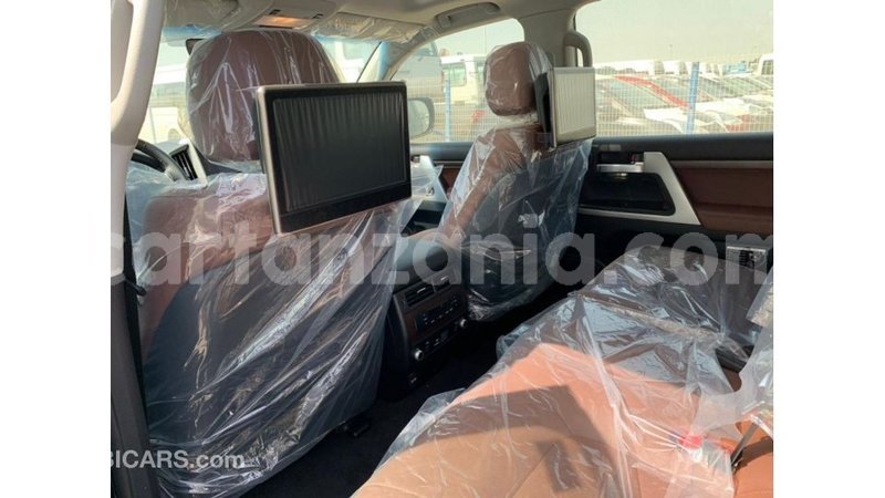 Big with watermark toyota land cruiser arusha import dubai 8872