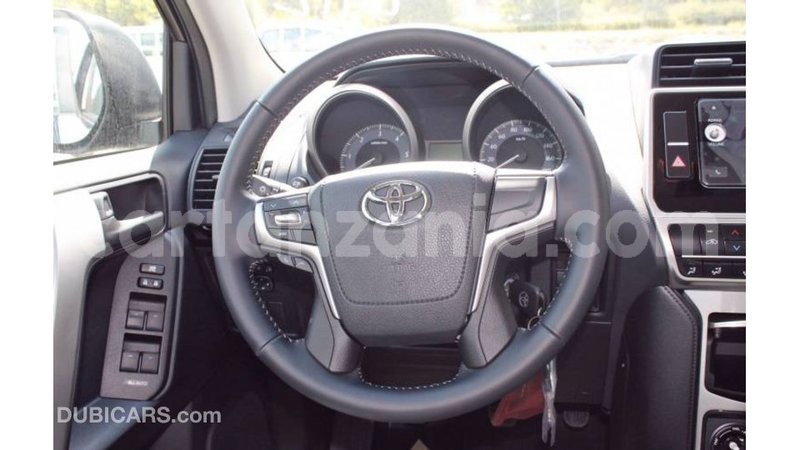 Big with watermark toyota hilux arusha import dubai 8875