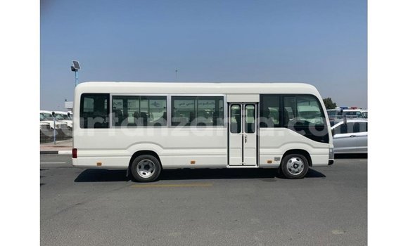 Nunua Imported Toyota Coaster Nyeupe Gari ndani ya Import - Dubai nchini Arusha Nunua Imported Toyota Coaster Nyeupe Gari ndani ya Import - Dubai nchini Arusha