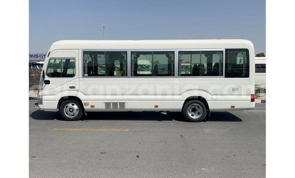 Nunua Imported Toyota Coaster Nyeupe Gari ndani ya Import - Dubai nchini Arusha Nunua Imported Toyota Coaster Nyeupe Gari ndani ya Import - Dubai nchini Arusha