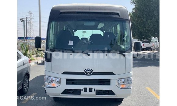 Nunua Imported Toyota Coaster Nyeupe Gari ndani ya Import - Dubai nchini Arusha Nunua Imported Toyota Coaster Nyeupe Gari ndani ya Import - Dubai nchini Arusha