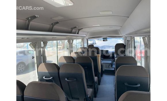 Nunua Imported Toyota Coaster Nyeupe Gari ndani ya Import - Dubai nchini Arusha Nunua Imported Toyota Coaster Nyeupe Gari ndani ya Import - Dubai nchini Arusha