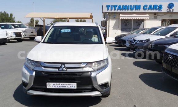 Nunua Imported Mitsubishi Outlander Nyeupe Gari ndani ya Import - Dubai nchini Arusha Nunua Imported Mitsubishi Outlander Nyeupe Gari ndani ya Import - Dubai nchini Arusha