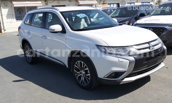 Nunua Imported Mitsubishi Outlander Nyeupe Gari ndani ya Import - Dubai nchini Arusha Nunua Imported Mitsubishi Outlander Nyeupe Gari ndani ya Import - Dubai nchini Arusha