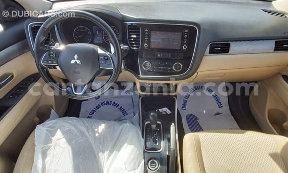 Nunua Imported Mitsubishi Outlander Nyeupe Gari ndani ya Import - Dubai nchini Arusha Nunua Imported Mitsubishi Outlander Nyeupe Gari ndani ya Import - Dubai nchini Arusha