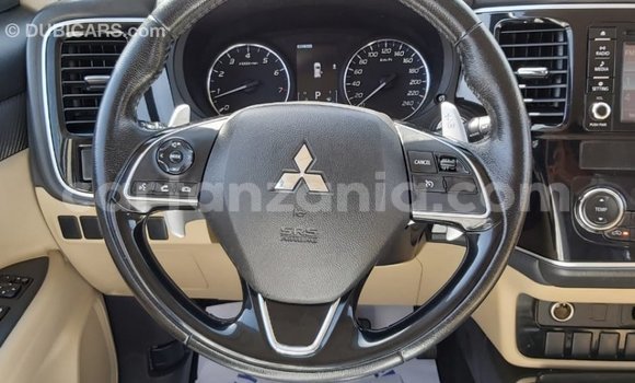 Nunua Imported Mitsubishi Outlander Nyeupe Gari ndani ya Import - Dubai nchini Arusha Nunua Imported Mitsubishi Outlander Nyeupe Gari ndani ya Import - Dubai nchini Arusha