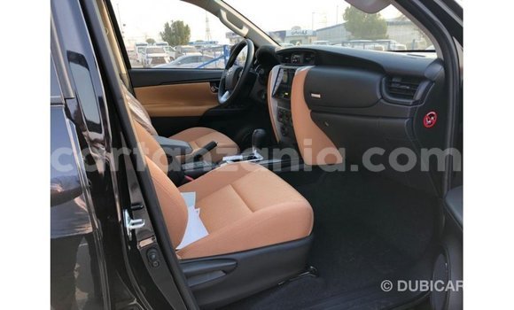 Nunua Imported Toyota Fortuner Nyeusi Gari ndani ya Import - Dubai nchini Arusha Nunua Imported Toyota Fortuner Nyeusi Gari ndani ya Import - Dubai nchini Arusha