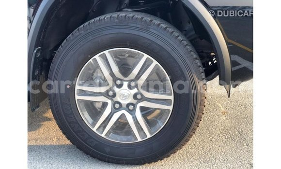 Nunua Imported Toyota Fortuner Nyeusi Gari ndani ya Import - Dubai nchini Arusha Nunua Imported Toyota Fortuner Nyeusi Gari ndani ya Import - Dubai nchini Arusha