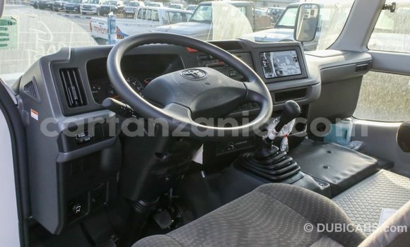Nunua Imported Toyota Coaster Nyeupe Gari ndani ya Import - Dubai nchini Arusha Nunua Imported Toyota Coaster Nyeupe Gari ndani ya Import - Dubai nchini Arusha