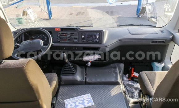Nunua Imported Toyota Coaster Nyeupe Gari ndani ya Import - Dubai nchini Arusha Nunua Imported Toyota Coaster Nyeupe Gari ndani ya Import - Dubai nchini Arusha