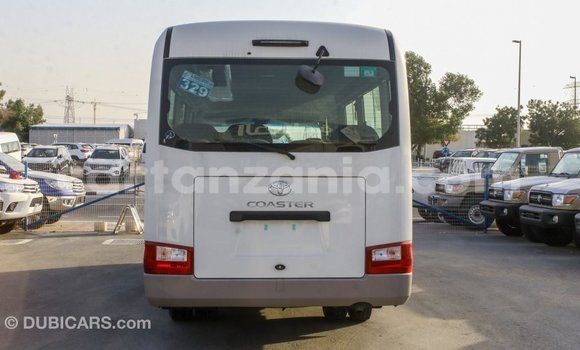 Nunua Imported Toyota Coaster Nyeupe Gari ndani ya Import - Dubai nchini Arusha Nunua Imported Toyota Coaster Nyeupe Gari ndani ya Import - Dubai nchini Arusha