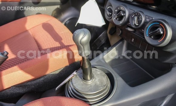 Nunua Imported Toyota Hilux Nyeupe Gari ndani ya Import - Dubai nchini Arusha Nunua Imported Toyota Hilux Nyeupe Gari ndani ya Import - Dubai nchini Arusha