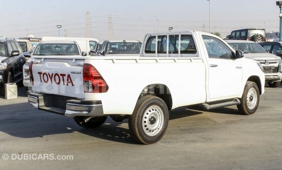 Nunua Imported Toyota Hilux Nyeupe Gari ndani ya Import - Dubai nchini Arusha Nunua Imported Toyota Hilux Nyeupe Gari ndani ya Import - Dubai nchini Arusha