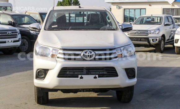 Nunua Imported Toyota Hilux Nyeupe Gari ndani ya Import - Dubai nchini Arusha Nunua Imported Toyota Hilux Nyeupe Gari ndani ya Import - Dubai nchini Arusha