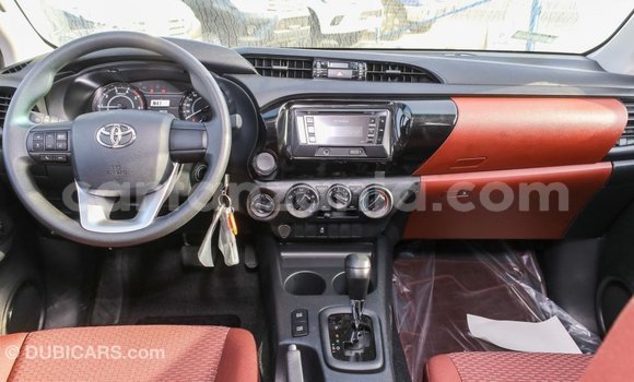 Nunua Imported Toyota Hilux Nyeupe Gari ndani ya Import - Dubai nchini Arusha Nunua Imported Toyota Hilux Nyeupe Gari ndani ya Import - Dubai nchini Arusha