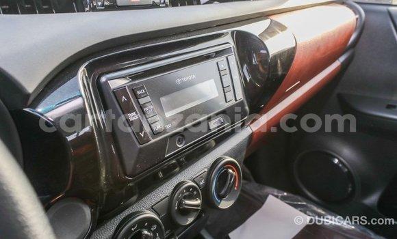 Nunua Imported Toyota Hilux Nyeupe Gari ndani ya Import - Dubai nchini Arusha Nunua Imported Toyota Hilux Nyeupe Gari ndani ya Import - Dubai nchini Arusha
