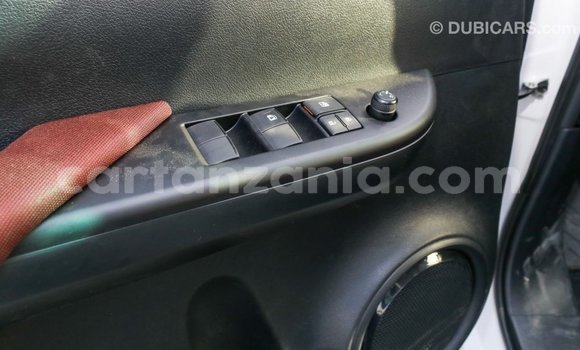 Nunua Imported Toyota Hilux Nyeupe Gari ndani ya Import - Dubai nchini Arusha Nunua Imported Toyota Hilux Nyeupe Gari ndani ya Import - Dubai nchini Arusha