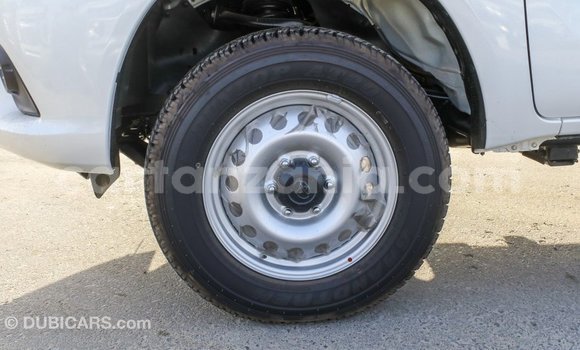 Nunua Imported Toyota Hilux Nyeupe Gari ndani ya Import - Dubai nchini Arusha Nunua Imported Toyota Hilux Nyeupe Gari ndani ya Import - Dubai nchini Arusha