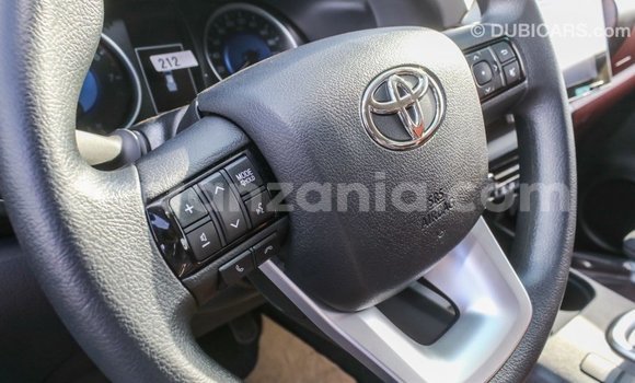 Nunua Imported Toyota Hilux Nyeupe Gari ndani ya Import - Dubai nchini Arusha Nunua Imported Toyota Hilux Nyeupe Gari ndani ya Import - Dubai nchini Arusha