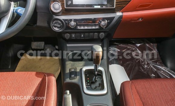 Nunua Imported Toyota Hilux Nyeupe Gari ndani ya Import - Dubai nchini Arusha Nunua Imported Toyota Hilux Nyeupe Gari ndani ya Import - Dubai nchini Arusha