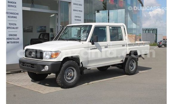 Buy Import Toyota Land Cruiser White Car in Import - Dubai in Arusha Buy Import Toyota Land Cruiser White Car in Import - Dubai in Arusha