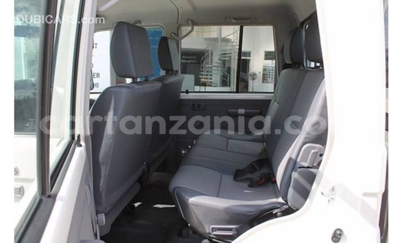 Buy Import Toyota Land Cruiser White Car in Import - Dubai in Arusha Buy Import Toyota Land Cruiser White Car in Import - Dubai in Arusha