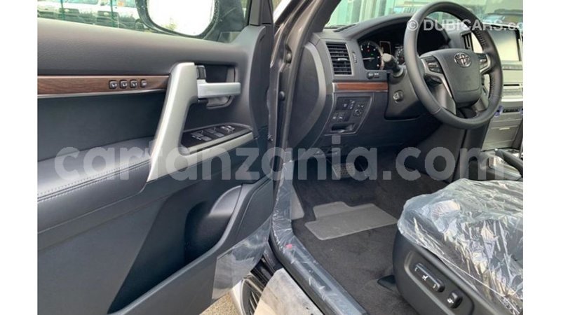 Big with watermark toyota land cruiser arusha import dubai 8915