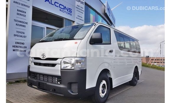 Buy Import Toyota Hiace White Car in Import - Dubai in Arusha Buy Import Toyota Hiace White Car in Import - Dubai in Arusha