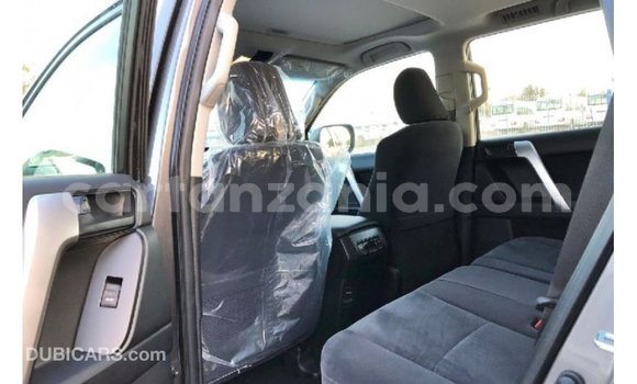 Nunua Imported Toyota Prado Nyeusi Gari ndani ya Import - Dubai nchini Arusha Nunua Imported Toyota Prado Nyeusi Gari ndani ya Import - Dubai nchini Arusha