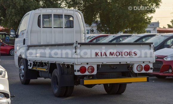 Buy Import Kia Carens White Car in Import - Dubai in Arusha Buy Import Kia Carens White Car in Import - Dubai in Arusha