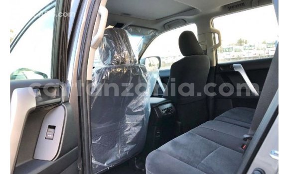 Nunua Imported Toyota Prado Nyeusi Gari ndani ya Import - Dubai nchini Arusha Nunua Imported Toyota Prado Nyeusi Gari ndani ya Import - Dubai nchini Arusha