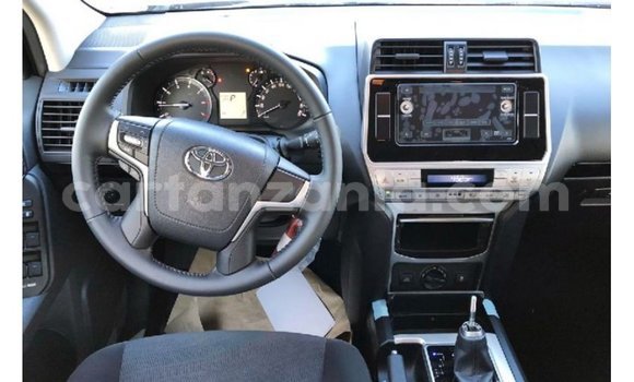 Nunua Imported Toyota Prado Nyeusi Gari ndani ya Import - Dubai nchini Arusha Nunua Imported Toyota Prado Nyeusi Gari ndani ya Import - Dubai nchini Arusha