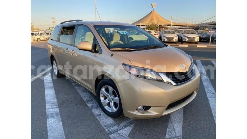 Big with watermark toyota sienna arusha import dubai 8934