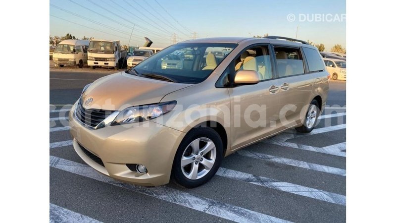 Big with watermark toyota sienna arusha import dubai 8934