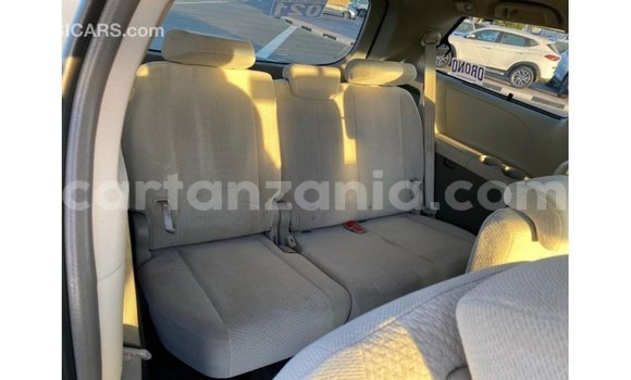 Buy Import Toyota Sienna Other Car in Import - Dubai in Arusha Buy Import Toyota Sienna Other Car in Import - Dubai in Arusha