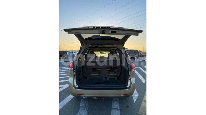 Big with watermark toyota sienna arusha import dubai 8934