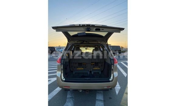 Buy Import Toyota Sienna Other Car in Import - Dubai in Arusha Buy Import Toyota Sienna Other Car in Import - Dubai in Arusha