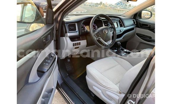 Nunua Imported Toyota Highlander Nyingine Gari ndani ya Import - Dubai nchini Arusha Nunua Imported Toyota Highlander Nyingine Gari ndani ya Import - Dubai nchini Arusha