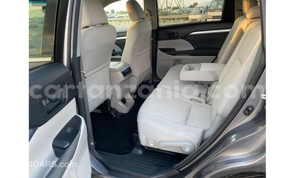 Nunua Imported Toyota Highlander Nyingine Gari ndani ya Import - Dubai nchini Arusha Nunua Imported Toyota Highlander Nyingine Gari ndani ya Import - Dubai nchini Arusha
