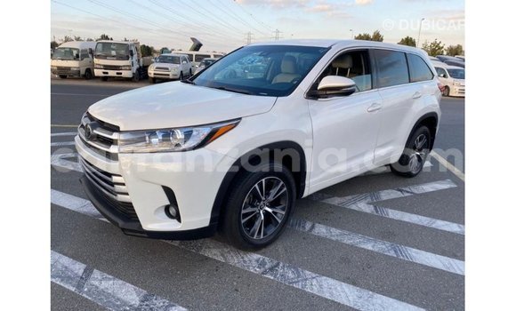 Nunua Imported Toyota Highlander Nyeupe Gari ndani ya Import - Dubai nchini Arusha Nunua Imported Toyota Highlander Nyeupe Gari ndani ya Import - Dubai nchini Arusha