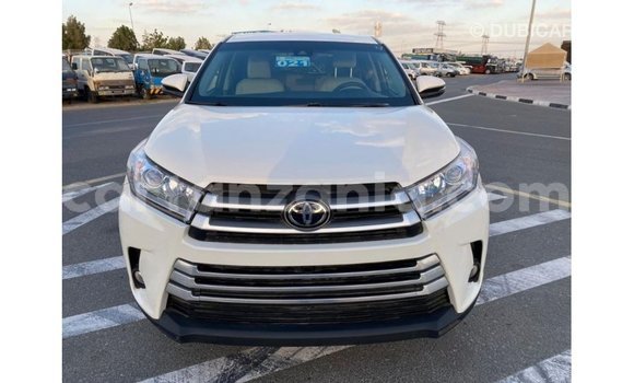 Nunua Imported Toyota Highlander Nyeupe Gari ndani ya Import - Dubai nchini Arusha Nunua Imported Toyota Highlander Nyeupe Gari ndani ya Import - Dubai nchini Arusha