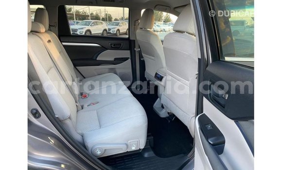 Nunua Imported Toyota Highlander Nyeupe Gari ndani ya Import - Dubai nchini Arusha Nunua Imported Toyota Highlander Nyeupe Gari ndani ya Import - Dubai nchini Arusha