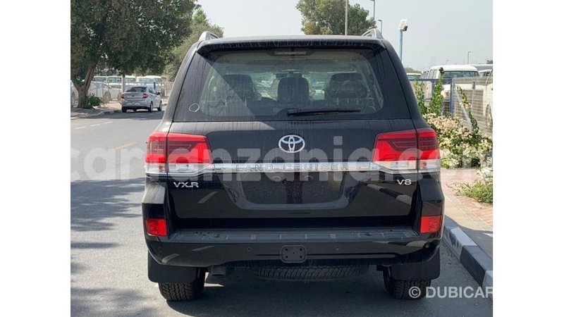 Big with watermark toyota land cruiser arusha import dubai 8940