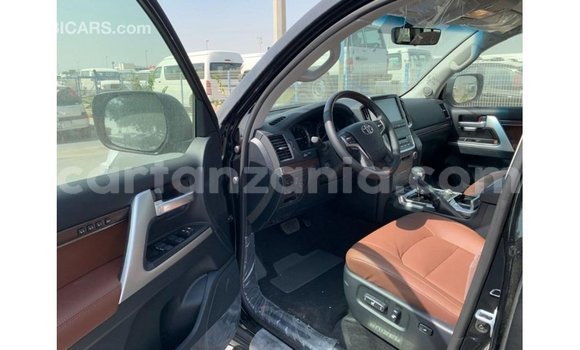 Buy Import Toyota Land Cruiser Black Car in Import - Dubai in Arusha Buy Import Toyota Land Cruiser Black Car in Import - Dubai in Arusha